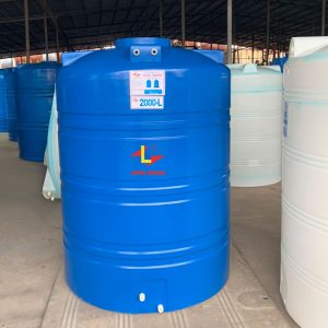Bon nhua Long Nhien dung tich 2000L hinh dang dung dung de chua nuoc sinh hoat an toan.